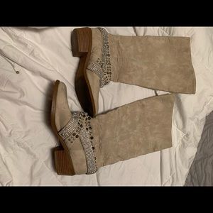 Size 9 Buckle bling not rated boots